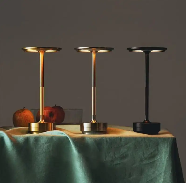 All-Aluminum LED Desk Lamp – Dimmable Eye-Care Light for Home & Office
